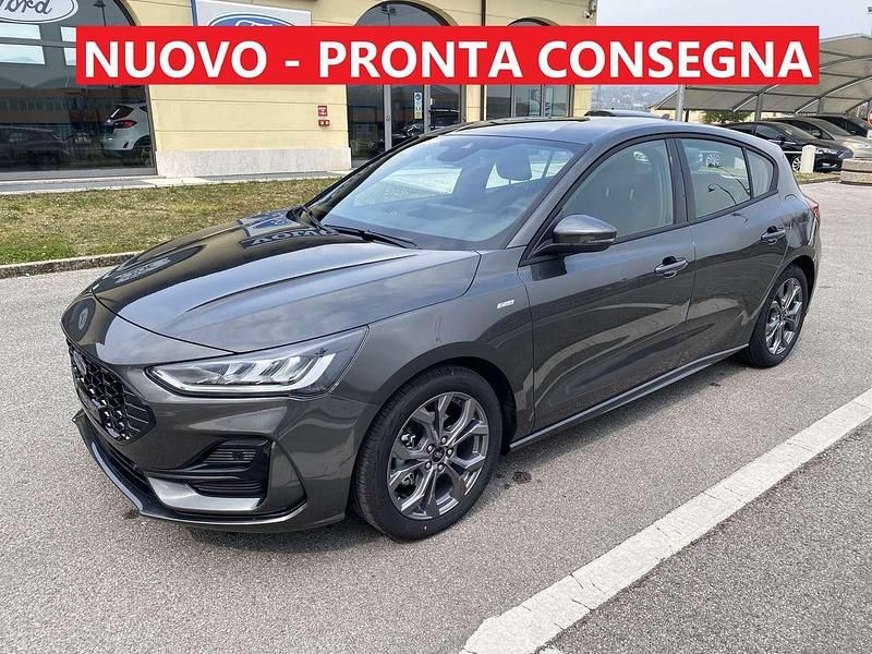 Desert island blue Nuova 2025 Ford Focus ST-Line Tre volumi | 25.000 € (Buon prezzo) - Immagine 1/4