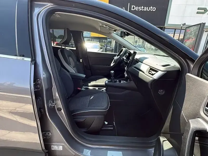 Usata Renault Captur Techno 101 CV (74 kW) 2023 Grigio SUV