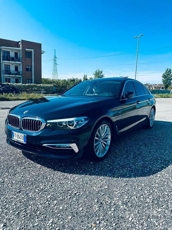 Usata BMW 520 Luxury Line 190 CV (139 kW) 2019 Blu Berlina