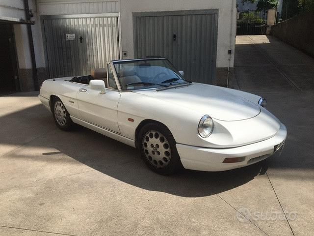 Usata Alfa Romeo Spider 117 CV (86 kW) 1991 Bianco Cabrio