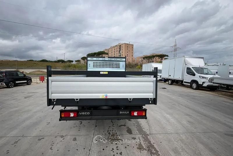 Nuova Iveco Daily 136 CV (100 kW) 2026 Bianco Berlina