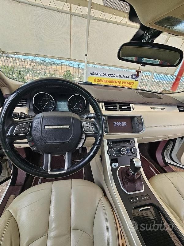 Usata Land Rover Range Rover evoque Dynamic 190 CV (139 kW) 2011 Bianco Coupé