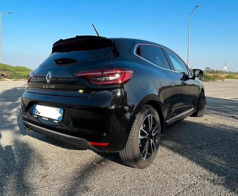 Usata Renault Clio V Intens 101 CV (74 kW) 2022 Nero Berlina