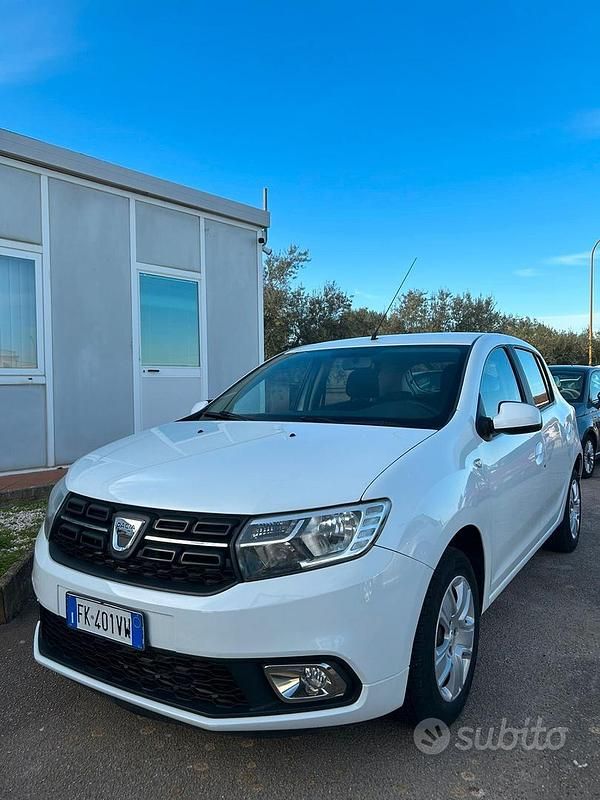 Usata Dacia Sandero Lauréate 75 CV (55 kW) 2017 Bianco Berlina