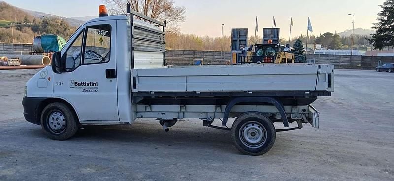 Usata Fiat Ducato 128 CV (94 kW) 2005 Bianco Furgone