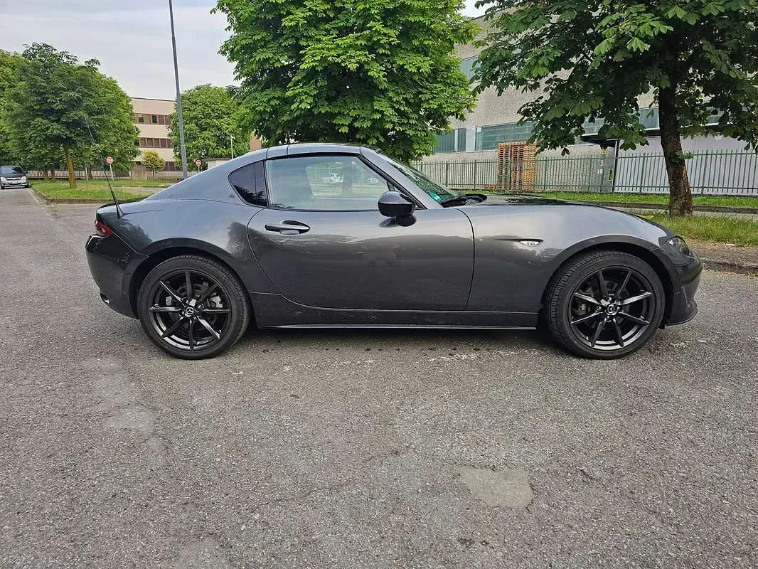 Usata Mazda MX5 Exclusive-Line 160 CV (117 kW) 2018 Grigio Cabrio
