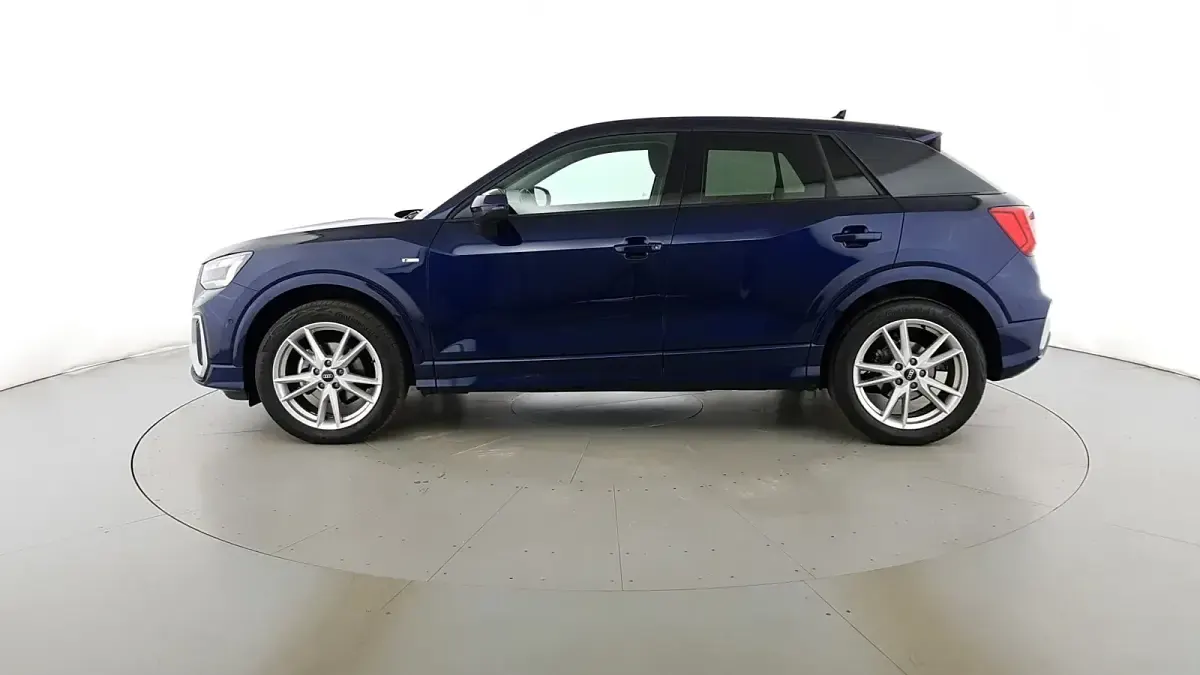 Usado Audi Q2 S-Line 150 CV (110 kW) 2025 Azul SUV