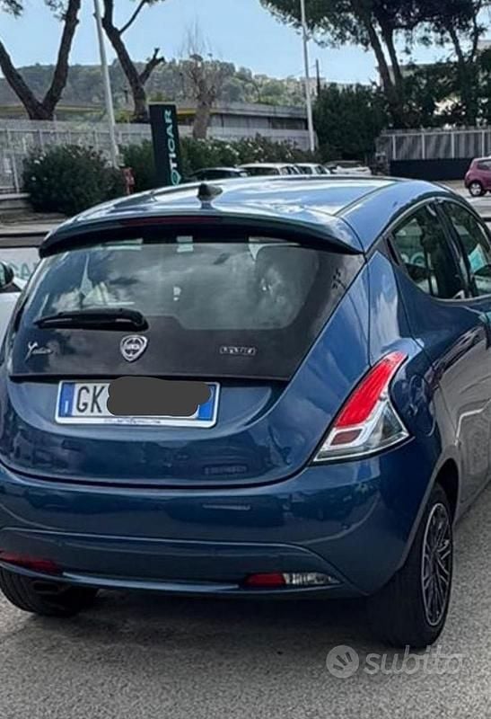 Usata Lancia Ypsilon 69 CV (50 kW) 2022 Blu Utilitaria