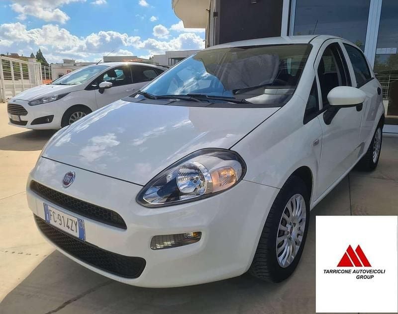 Bianco Usata 2016 Fiat Punto Street Due volumi | 5899 € (Buon prezzo) - Immagine 1/4