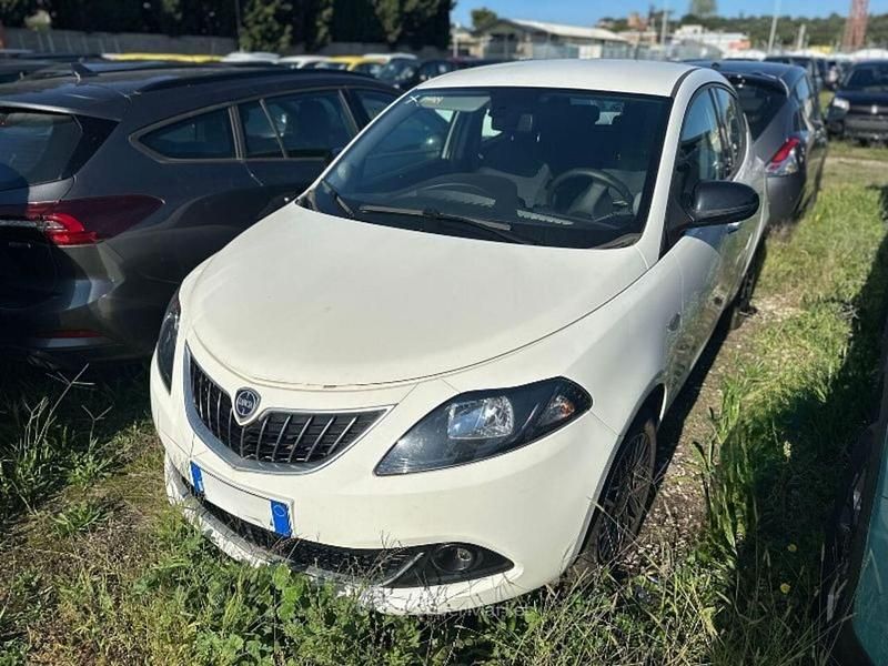 Usata Lancia Ypsilon S 70 CV (51 kW) 2024 Bianco Utilitaria