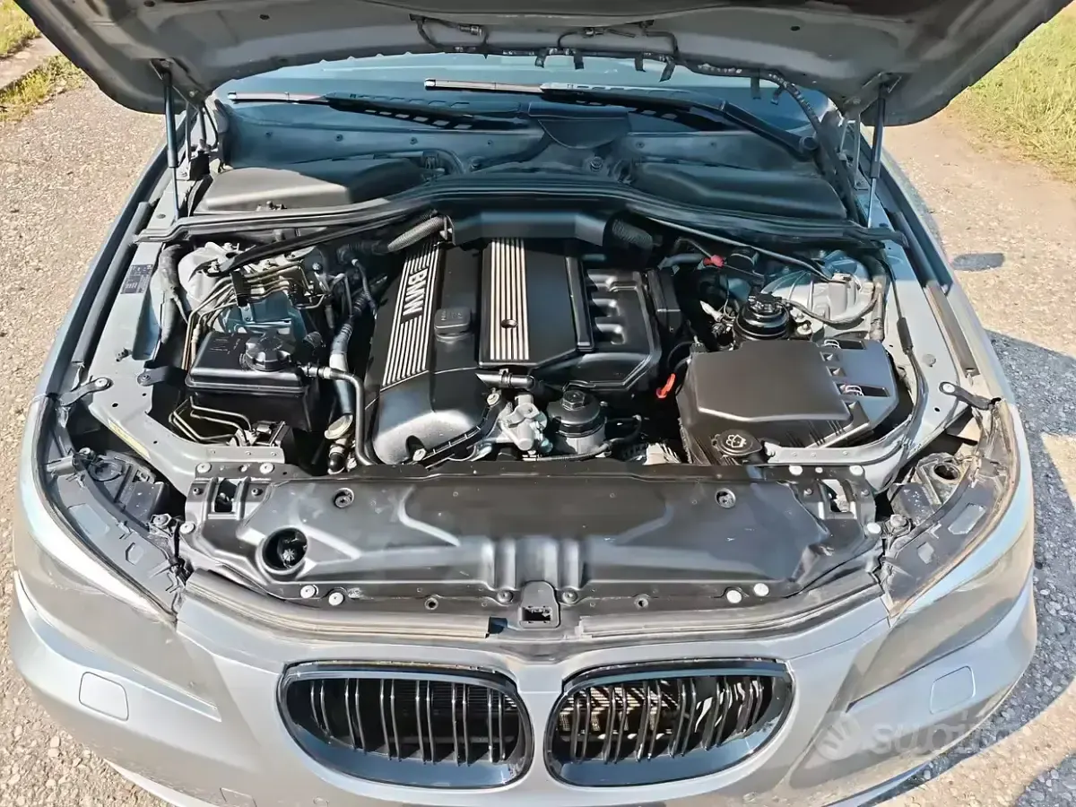 Usata BMW 520 170 CV (125 kW) 2004 Grigio Berlina