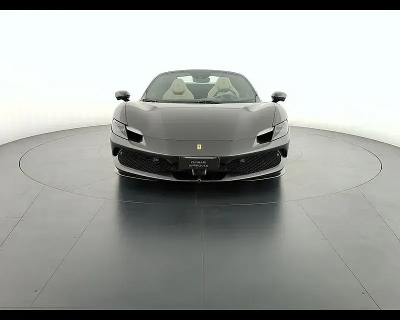 Usata Ferrari 296 663 CV (487 kW) 2024 Grigio Cabrio