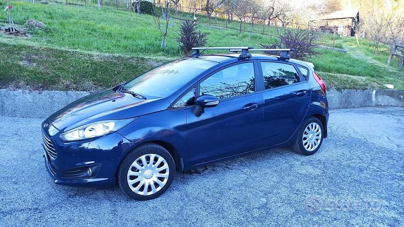Usata Ford Fiesta 75 CV (55 kW) 2015 Blu Utilitaria