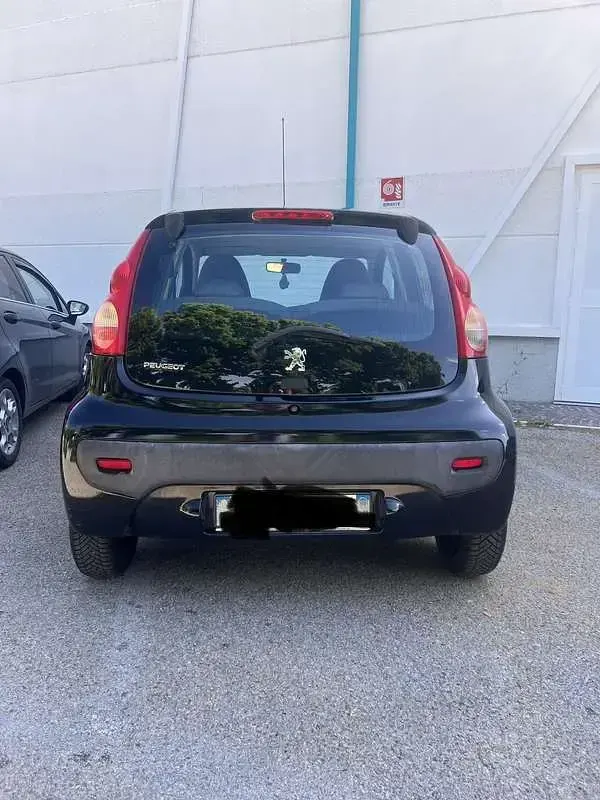 Usata Peugeot 107 68 CV (50 kW) 2006 Nero Utilitaria