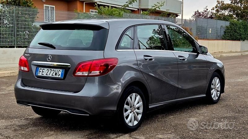 Usata Mercedes B160 Executive 90 CV (66 kW) 2016 Grigio Monovolume