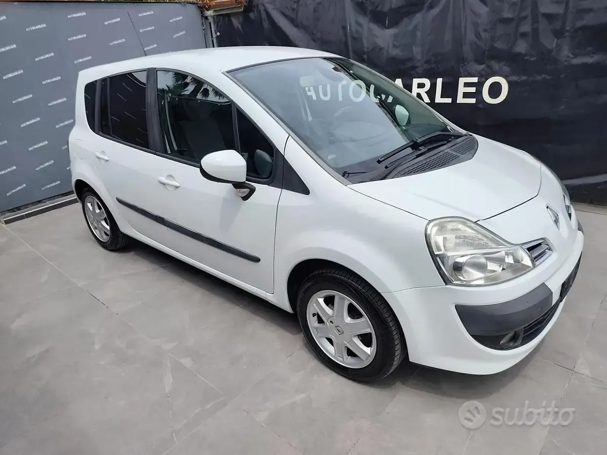 Usata Renault Modus 101 CV (74 kW) 2009 Bianco Monovolume