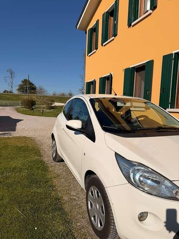 Usata Ford Ka 69 CV (50 kW) 2016 Bianco Berlina