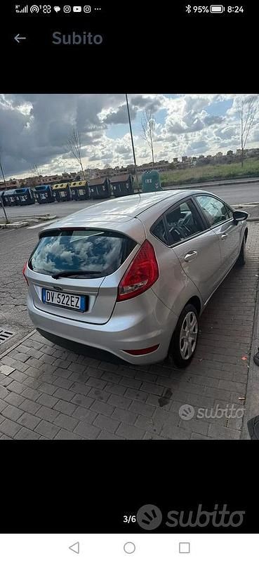 Usata Ford Fiesta 75 CV (55 kW) 2010 Grigio Utilitaria