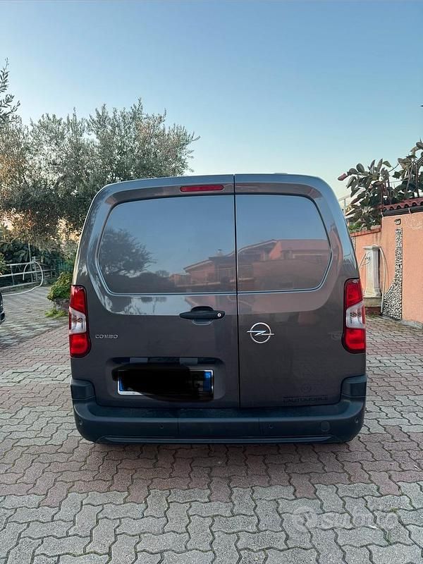 Usata Opel Combo 116 CV (85 kW) 2021 Monovolume