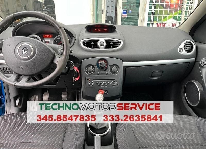 Usata Renault Clio II 74 CV (54 kW) 2006 Blu Berlina