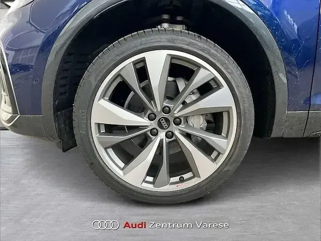 Nuova Audi Q5 Sportback Comfort 204 CV (150 kW) 2025 Blu navarra metallizzato SUV