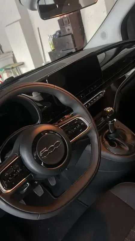 Nuova Fiat 500 Icon 65 CV (47 kW) 2026 Nero Utilitaria