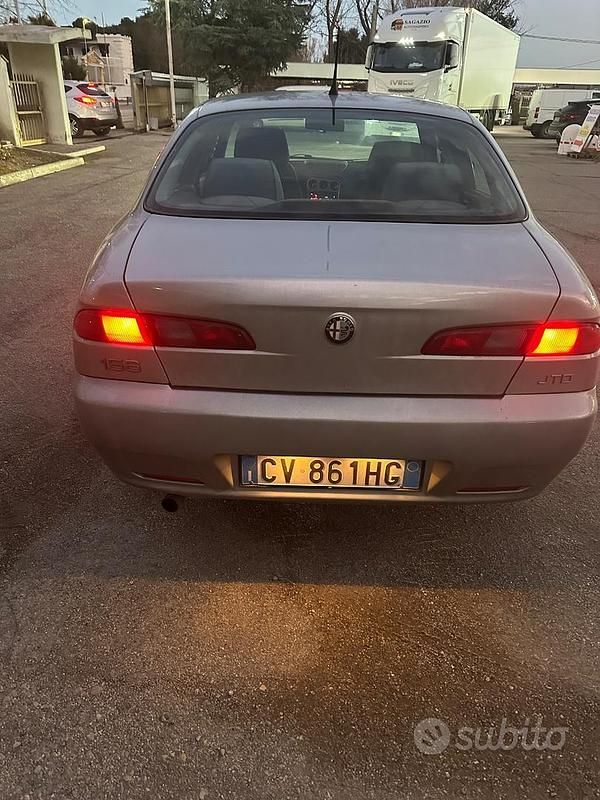 Usata Alfa Romeo 156 116 CV (85 kW) 2005 Grigio Berlina
