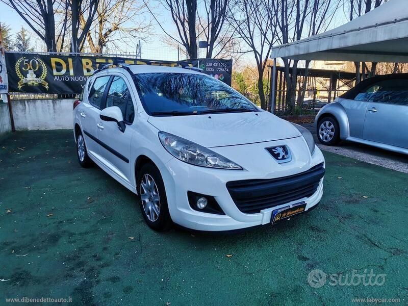 Bianco Usata 2009 Peugeot 207 Sport Station wagon | 4000 € - Immagine 1/4