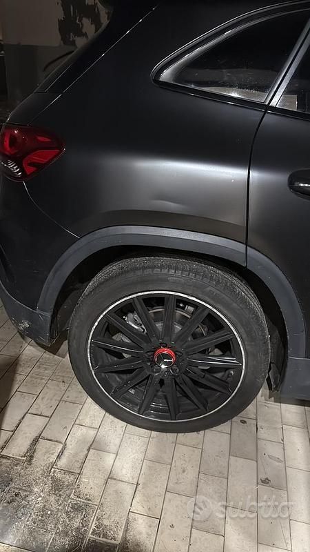 Usata Mercedes GLA200 AMG 163 CV (119 kW) 2020 Blu SUV