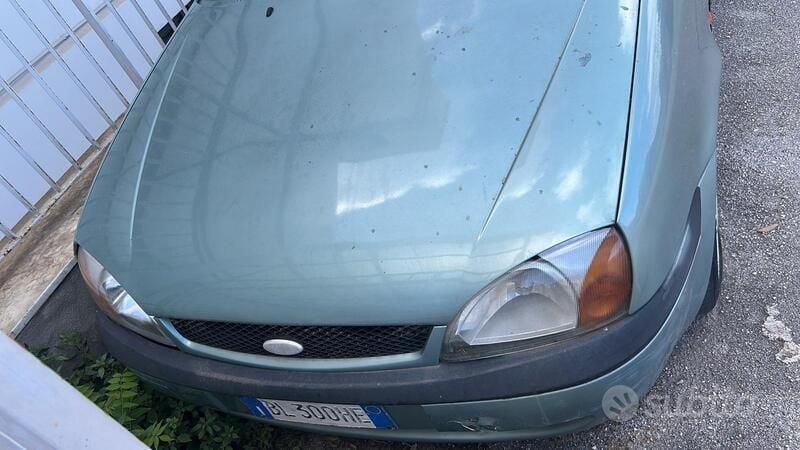 Usata Ford Fiesta Zetec 2002 Utilitaria
