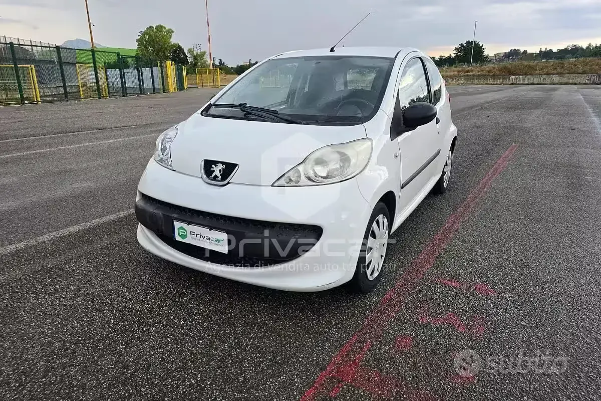 Usata Peugeot 107 68 CV (50 kW) 2007 Utilitaria