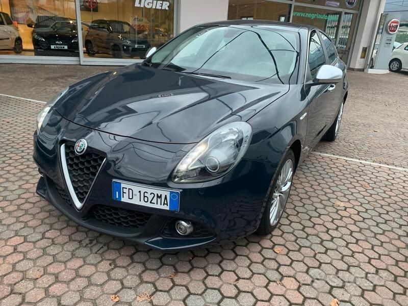 Blu Usata 2016 Alfa Romeo Giulietta Due volumi | 12.700 € (Cara) - Immagine 1/4