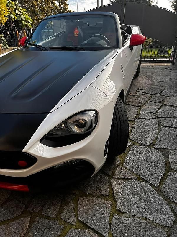 Bianco Usata 2019 Abarth 124 Spider 70th Anniversary Cabrio | 30.000 € (Ottimo prezzo) - Immagine 1/4