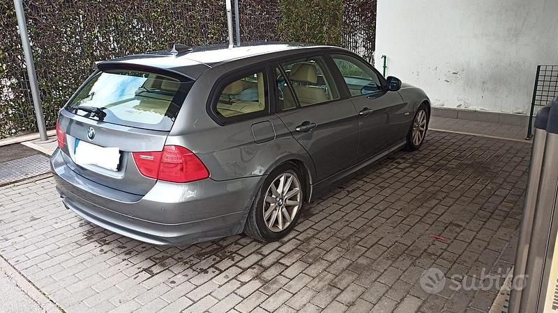 Usata BMW 318 2009 Grigio Station wagon