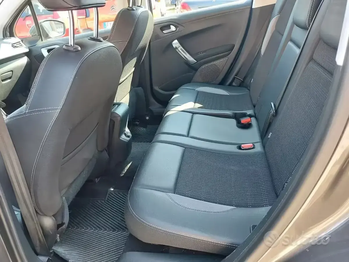 Usata Peugeot 2008 S 99 CV (72 kW) 2017 Grigio SUV