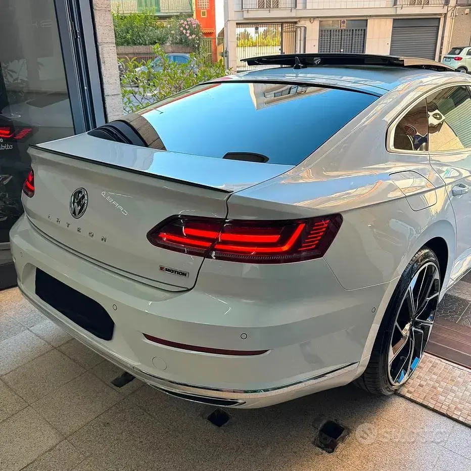 Usata VW Arteon Sport 240 CV (176 kW) 2017 Bianco Utilitaria