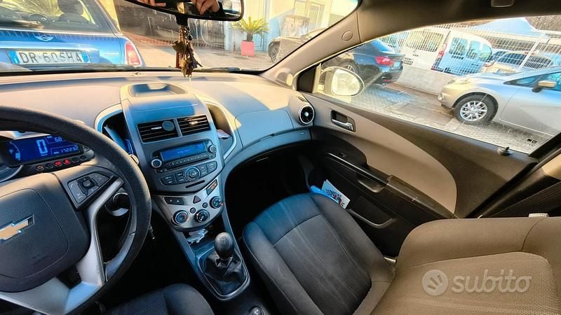 Usata Chevrolet Aveo 86 CV (63 kW) 2012 Nero Utilitaria