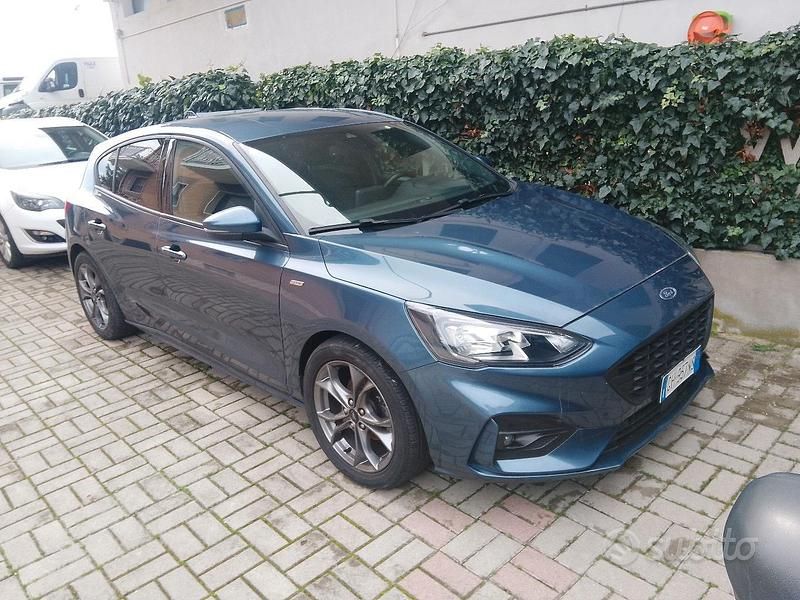 Usata Ford Focus 125 CV (91 kW) 2022 Blu Station wagon