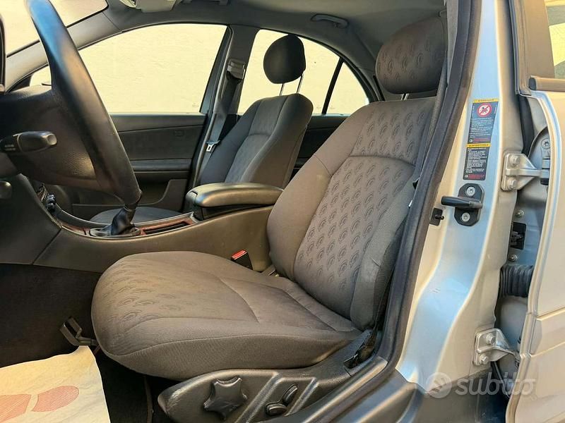 Usata Mercedes C200 Avantgarde 136 CV (100 kW) 2003 Grigio Berlina