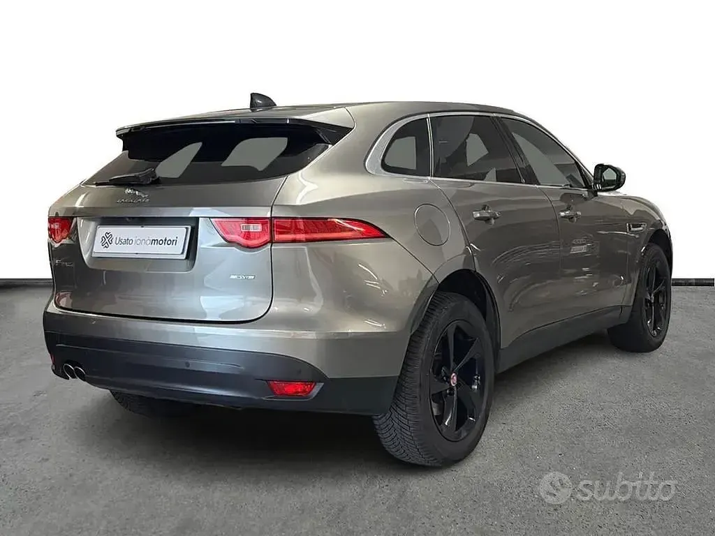 Usata Jaguar F-Pace 204 CV (150 kW) 2022 Grigio SUV