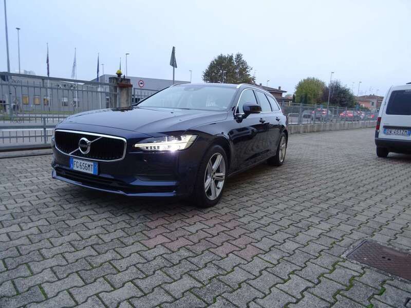 Blu/azzurro Usata 2016 Volvo V90 Momentum Station wagon | 17.900 € (Buon prezzo) - Immagine 1/4