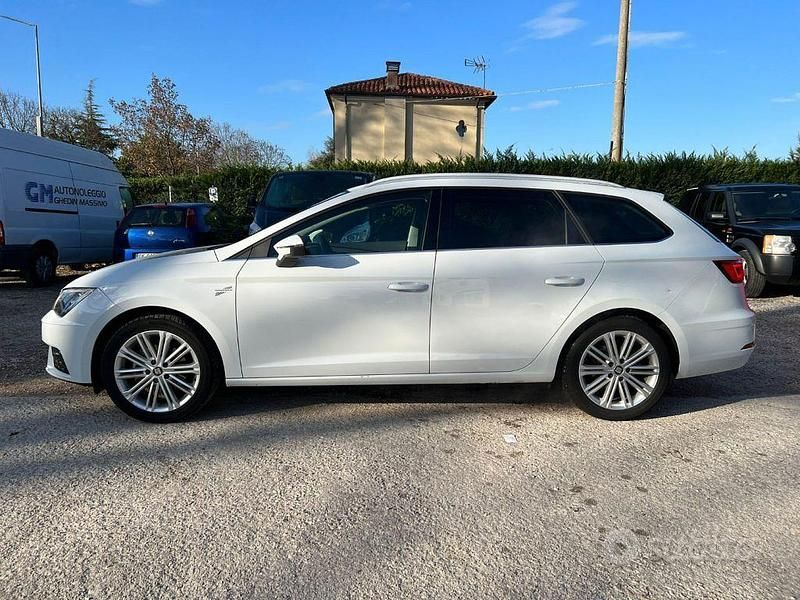 Usata Seat Leon ST XCELLENCE 130 CV (95 kW) 2020 Bianco Station wagon