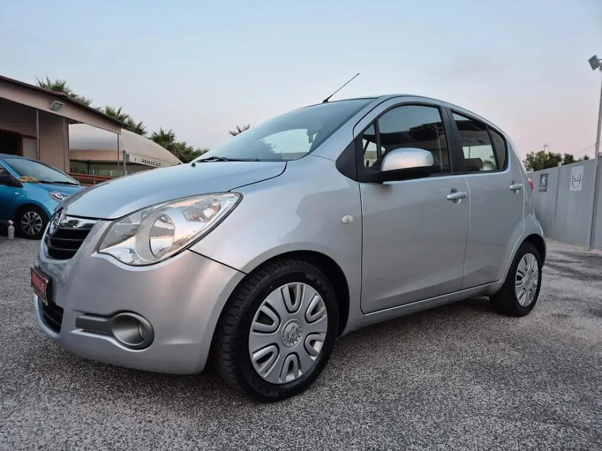 Usata Opel Agila Enjoy 65 CV (47 kW) 2008 Argento Utilitaria