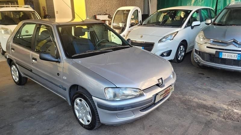Usata Peugeot 106 50 CV (36 kW) 2000 Argento Utilitaria
