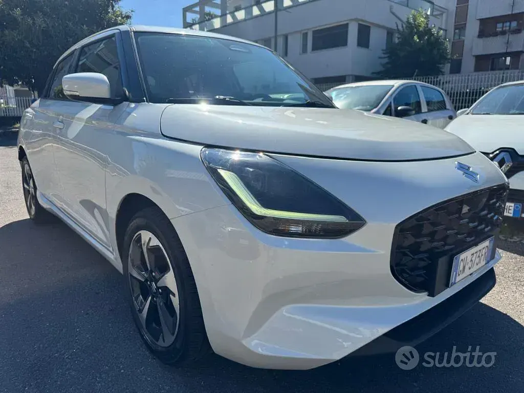 Usata Suzuki Swift 83 CV (61 kW) 2024 Bianco Utilitaria
