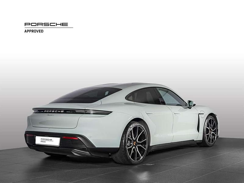 Usata Porsche Taycan Performance Package 319 kW (435 CV) 2024 Shade green Berlina