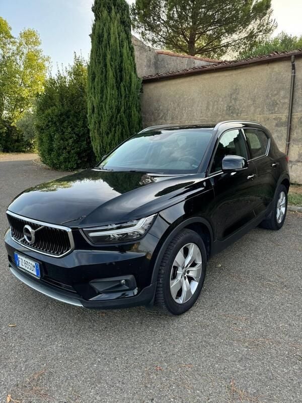 Usata Volvo XC40 Momentum 150 CV (110 kW) 2020 Nero SUV