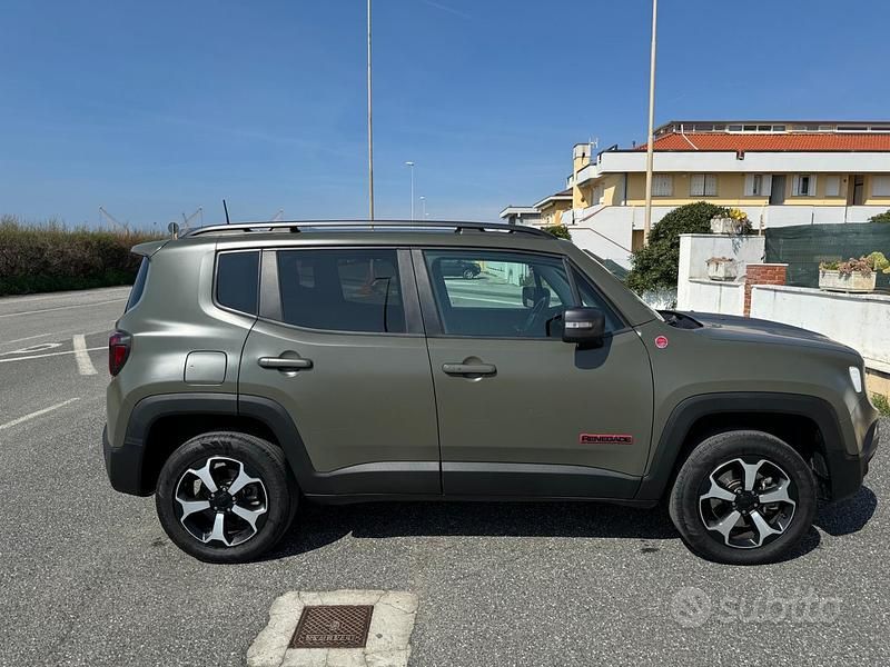 Usata Jeep Renegade Trailhawk 170 CV (125 kW) 2019 Verde SUV