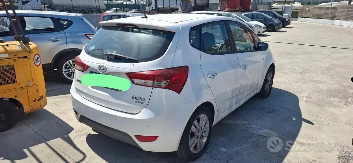 Usata Hyundai ix20 Comfort 88 CV (64 kW) 2015 Bianco Utilitaria