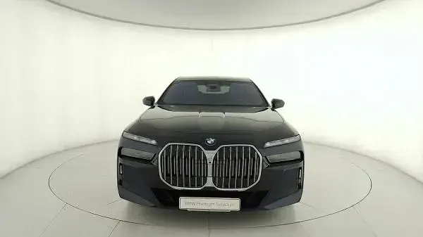 Usata BMW 740 M Sport 299 CV (219 kW) 2025 Blu Berlina